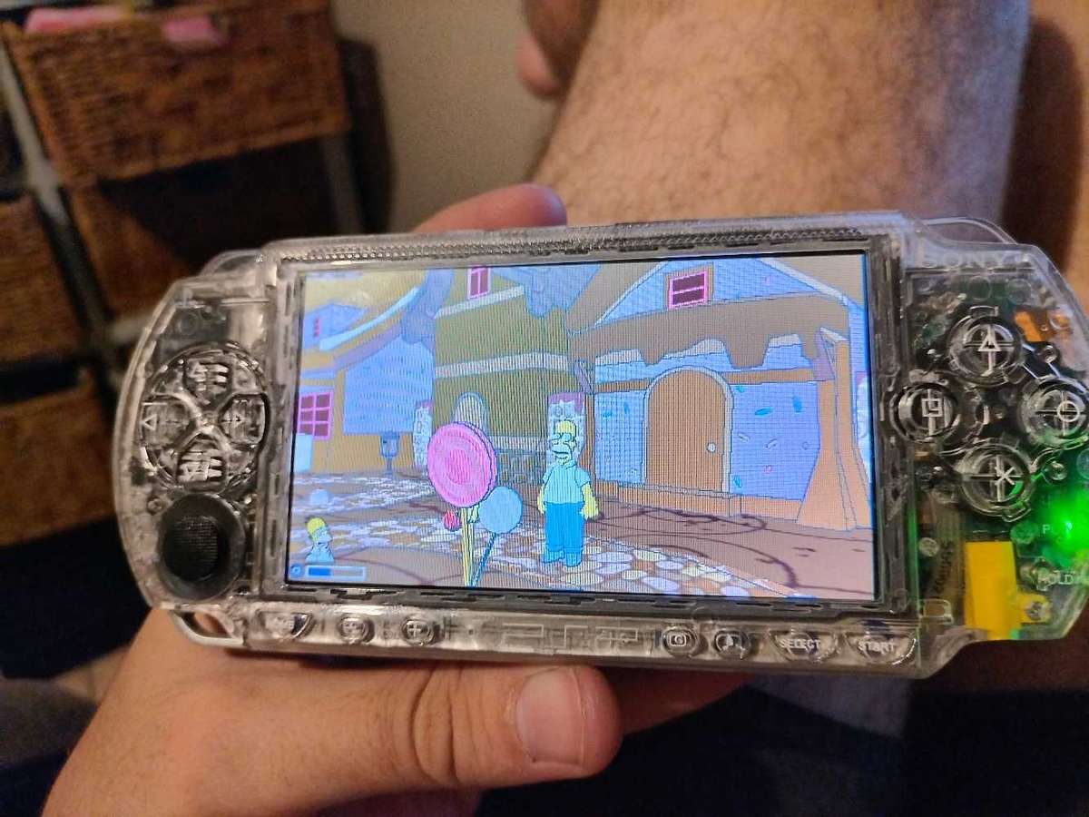 PSP 1000 model JAP 1006 Crystal, new housing!! Fully loaded