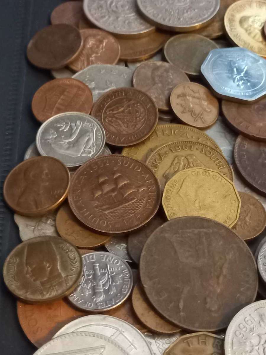 150 Mixed international coins