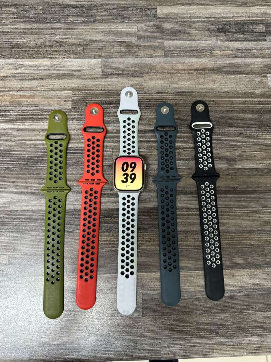 Apple Watch Series 7 Nike 45mm plus for band straps included