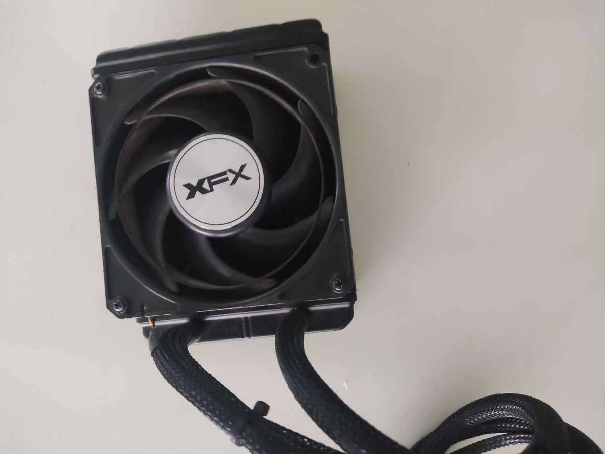 XFX AMD R9 Fury X 4GB HBM Graphics card**HDMI**Watercooled**Has air in AIO
