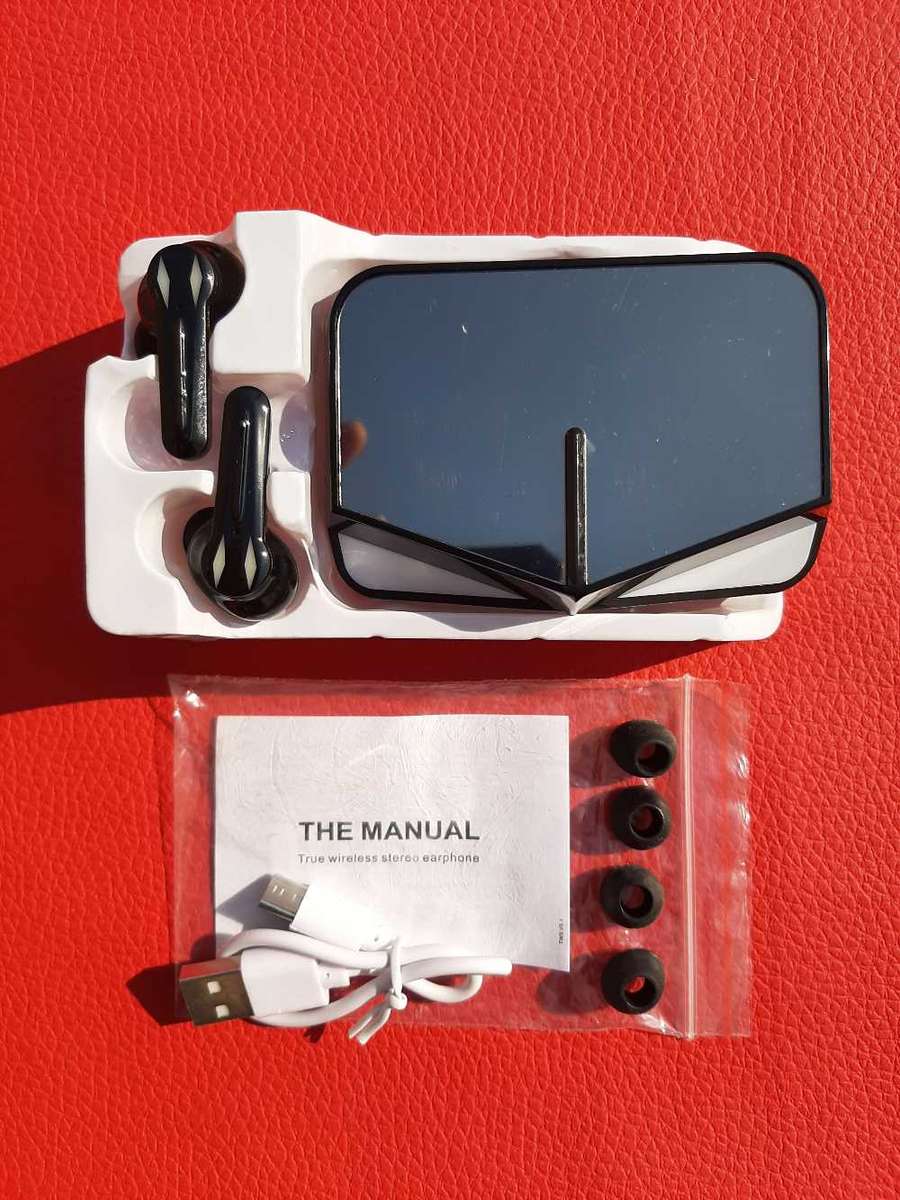 (Clearing Christmas stock) M28 Bluetooth Wireless Gaming RGB Lit Headset with Built in Power Bank