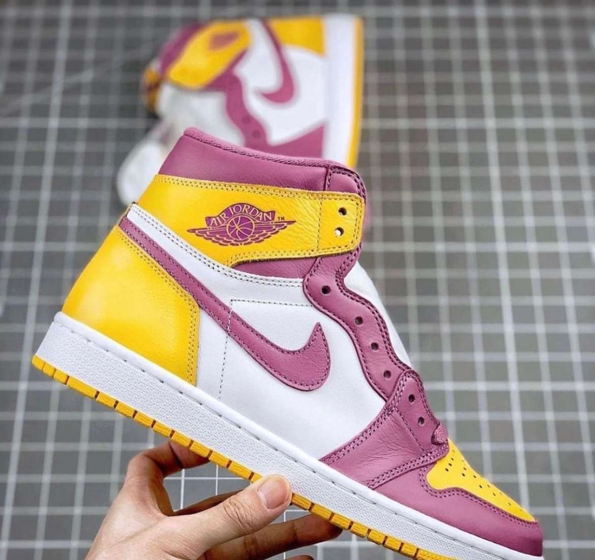 NIke Jordans 1 Retro High