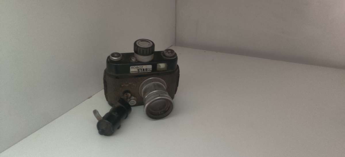 Vintage Robot Star 50 camera