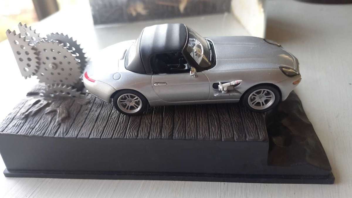 007 BMW Z8 - The World is Not Enough