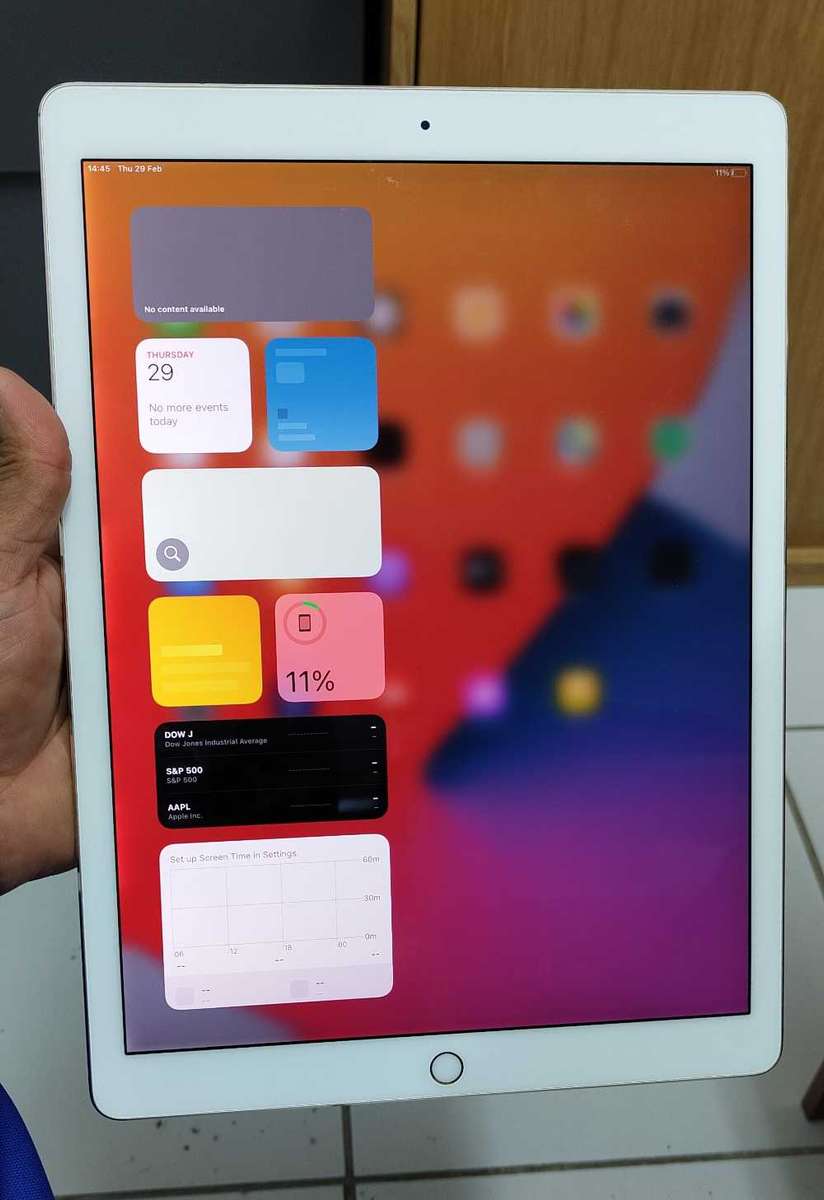 iPad Pro 12.9 " (2nd Gen) 512GB wifi only Gold colour (Pre Owned)