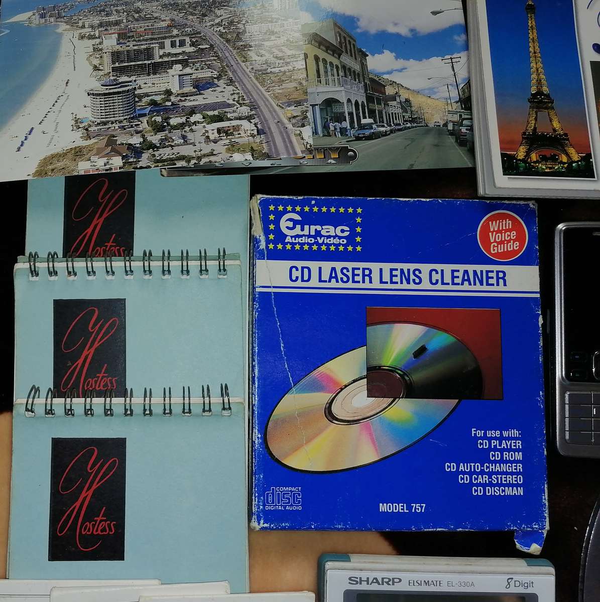 Large collection of vintage items here.