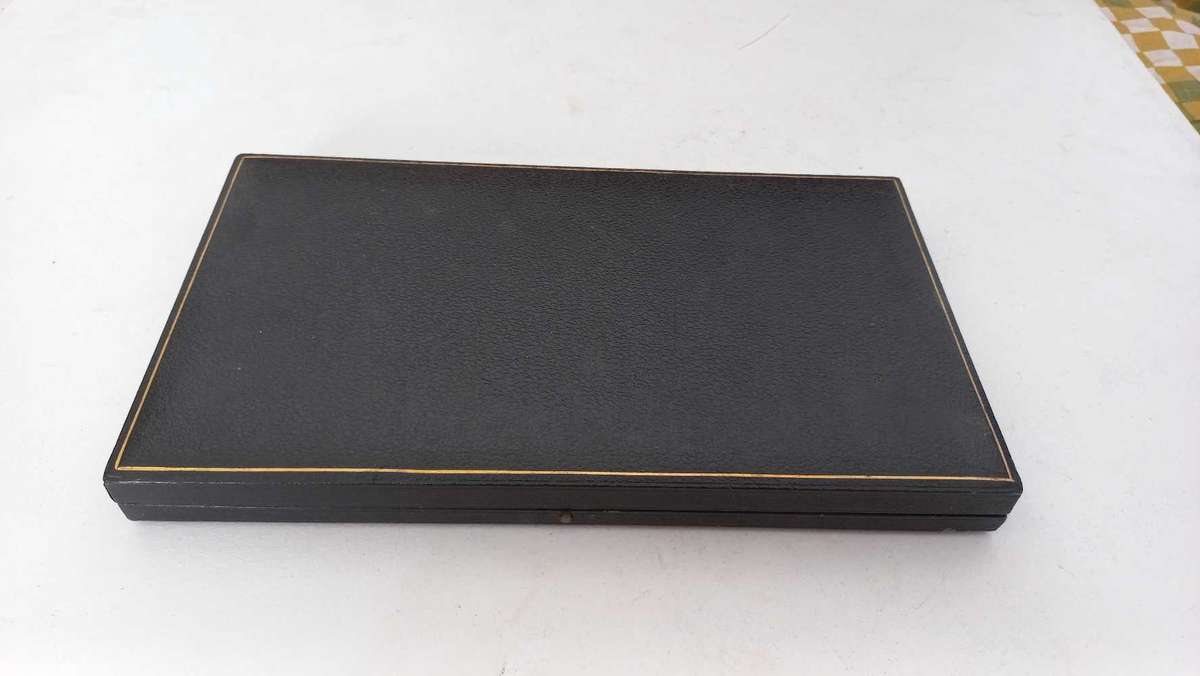 Silver plated Allen & Darwin  servers