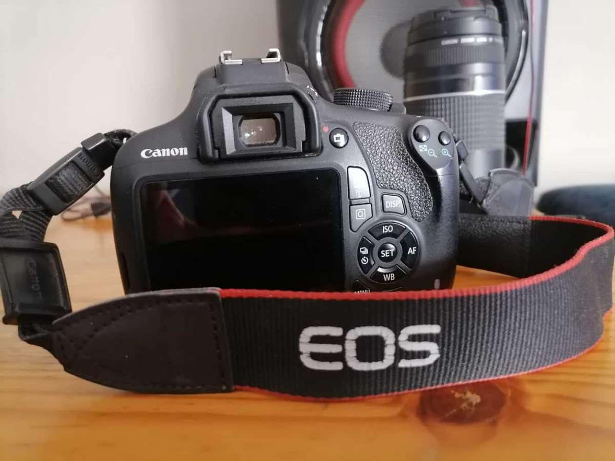 Canon 1200D DSLR bundle with 70-300mm lens and bag