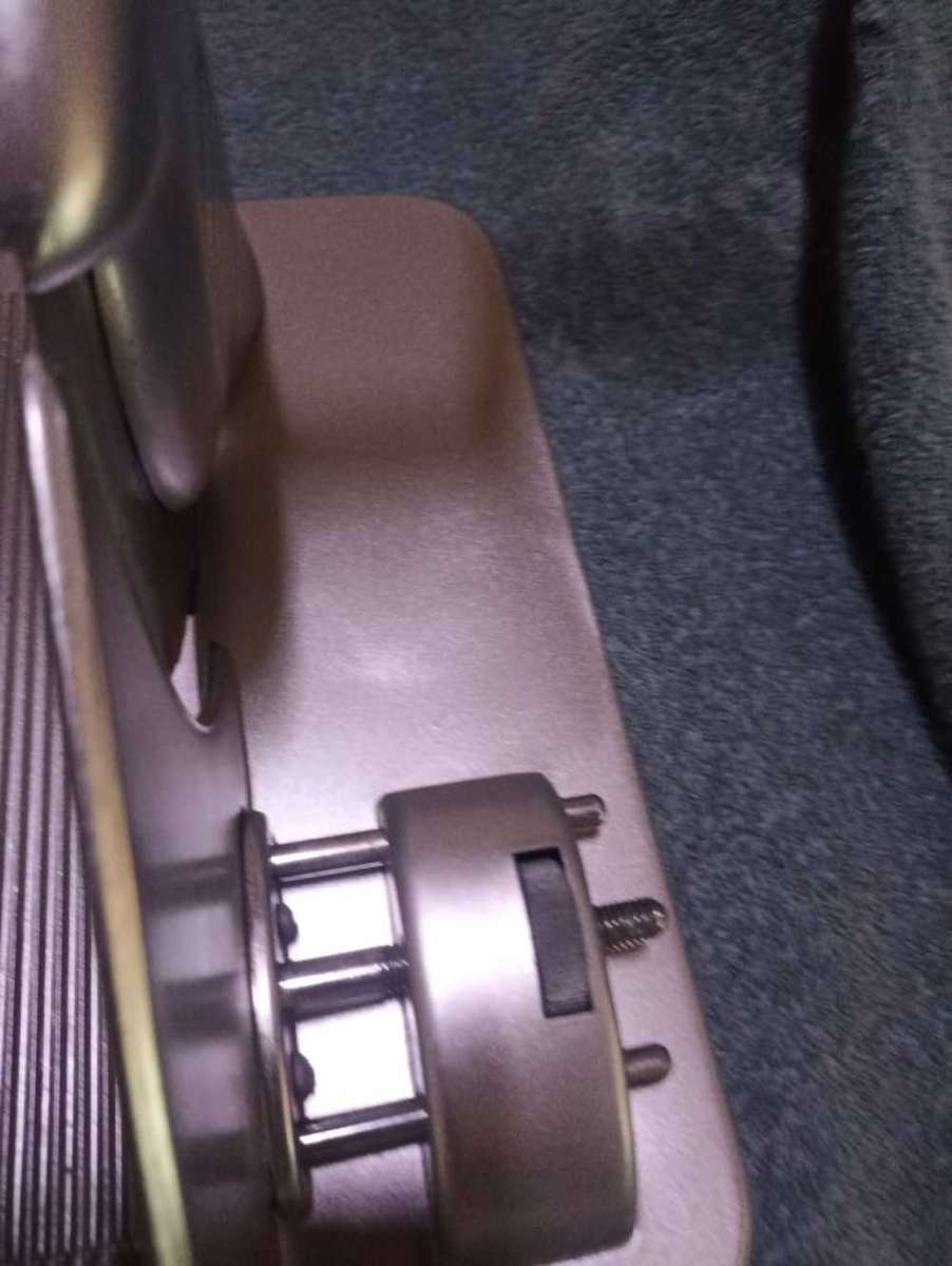 Pineware vintage bread slicer