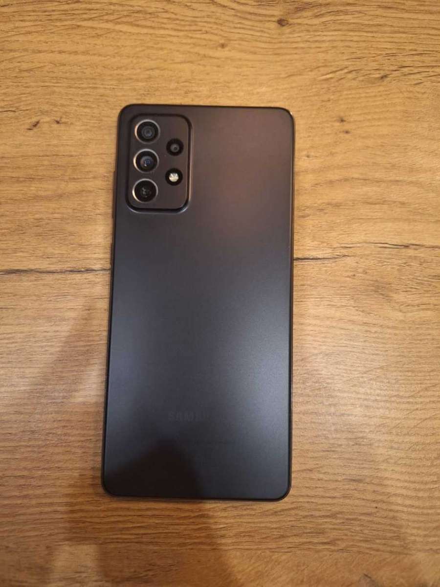 Samsung A72 (Mint condition in orginal box)