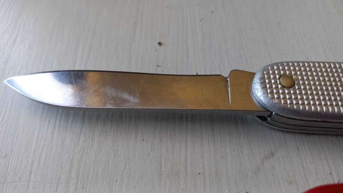 Knife collection border war Era Victorinoxes