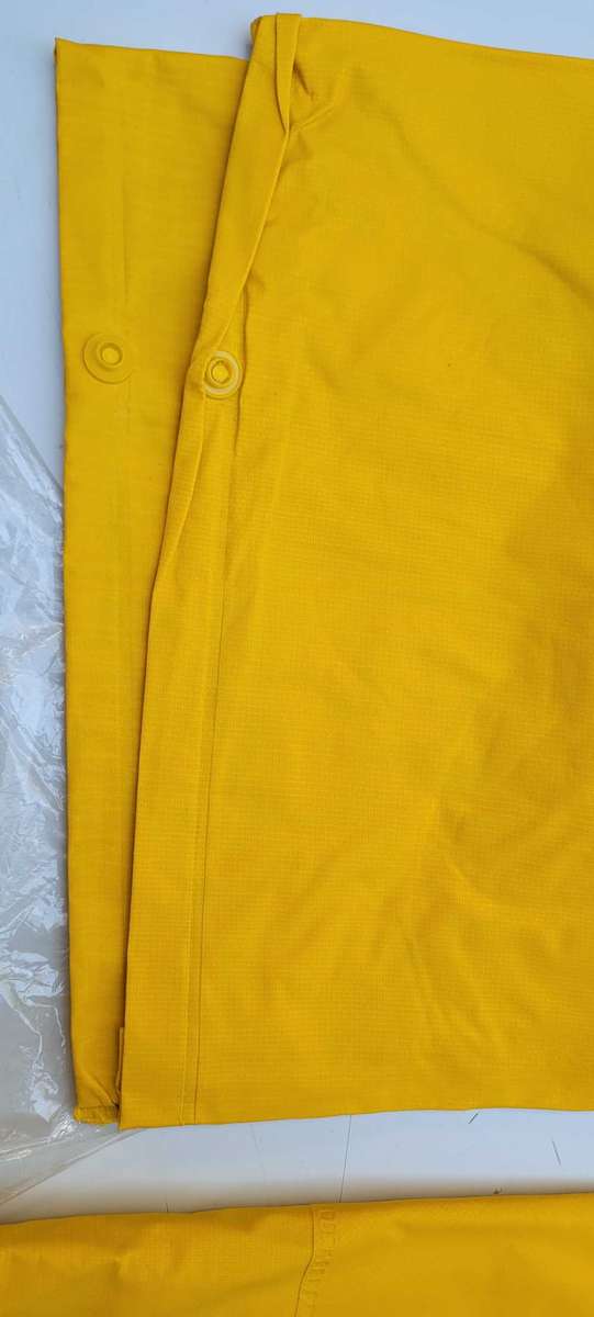 XL High Quality Zip & Buttons 2-Piece Rain Coat (Bid Per Piece)