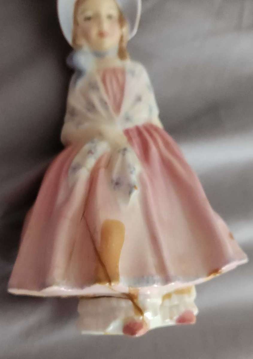 Rare and highly collectable porcelain figurines - please read