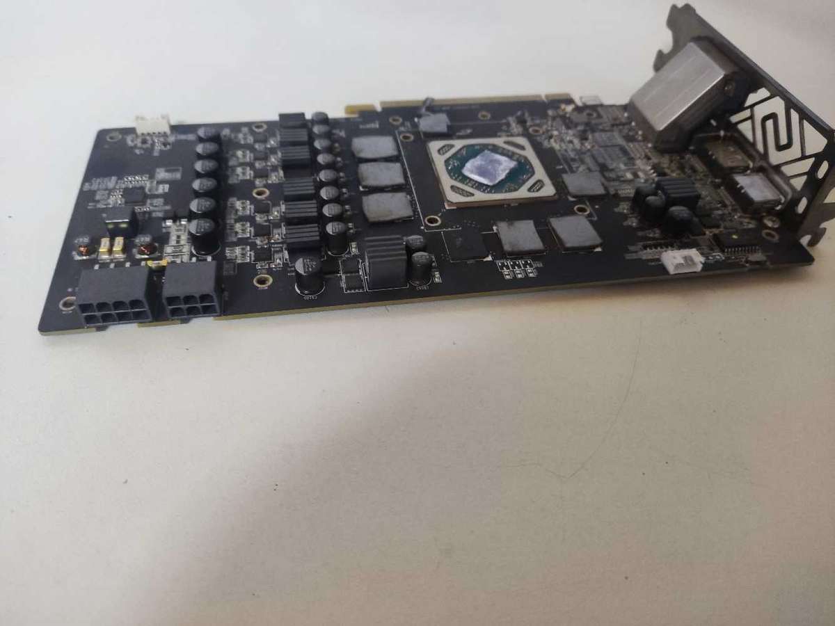 Sapphire Nitro + RX580 8GB Graphics Card**For parts or repair**
