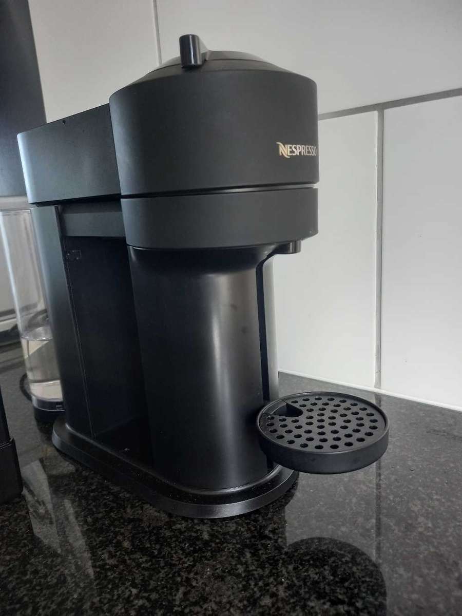 Nespresso Vertuo Next Coffee Machine - Matte Black