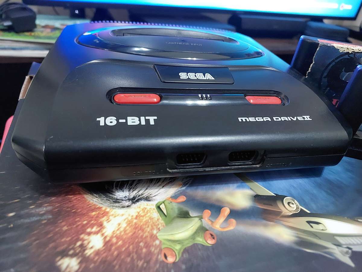 Sega megadrive 2 + 3 Games
