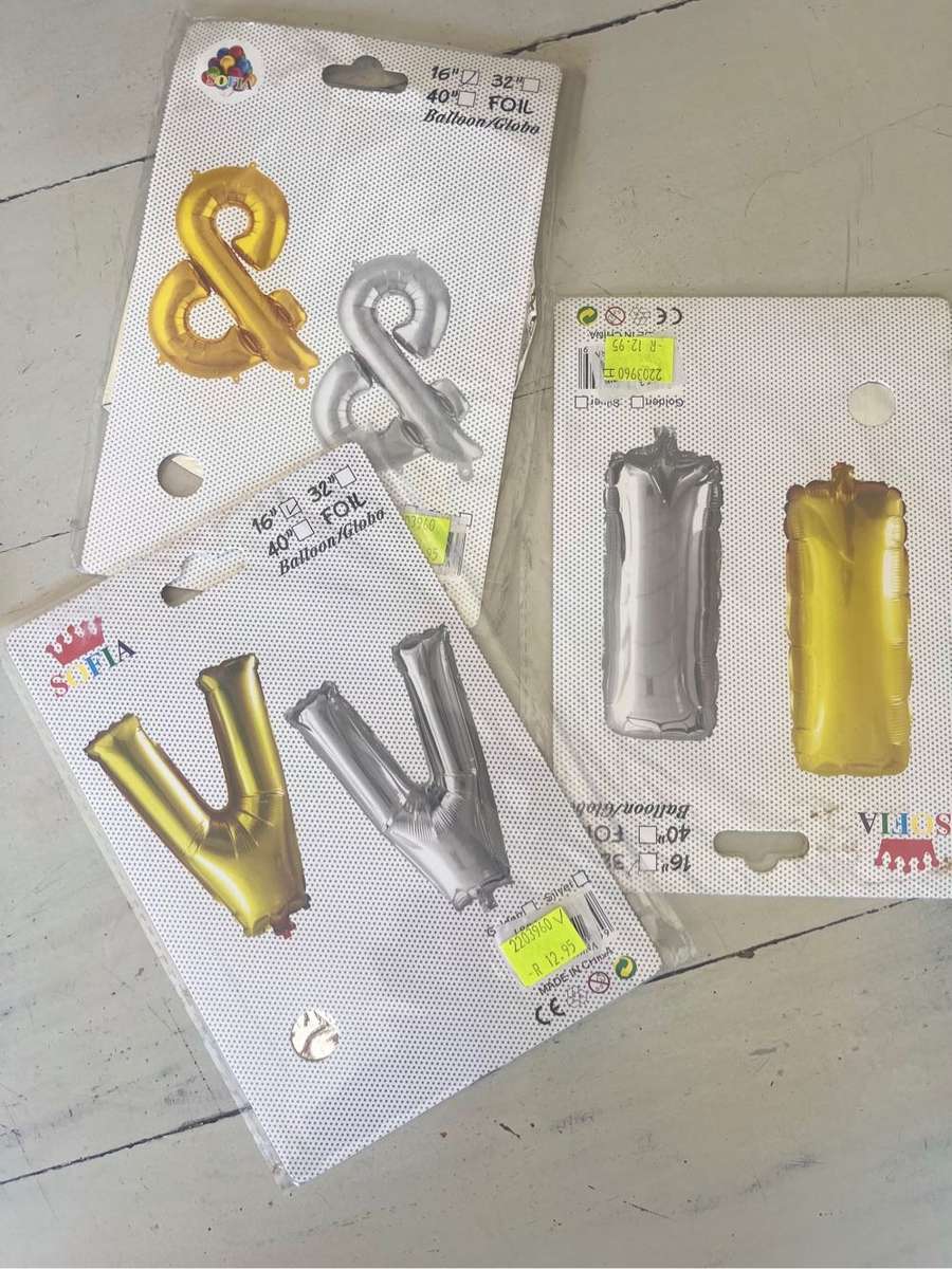 Bulk lot of 2125 foil balloons!!