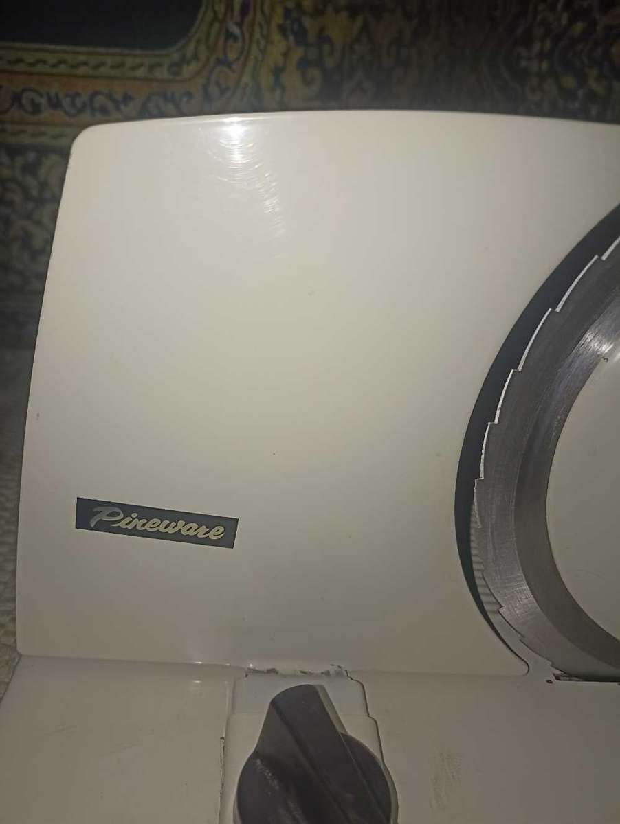 Pineware vintage slicer