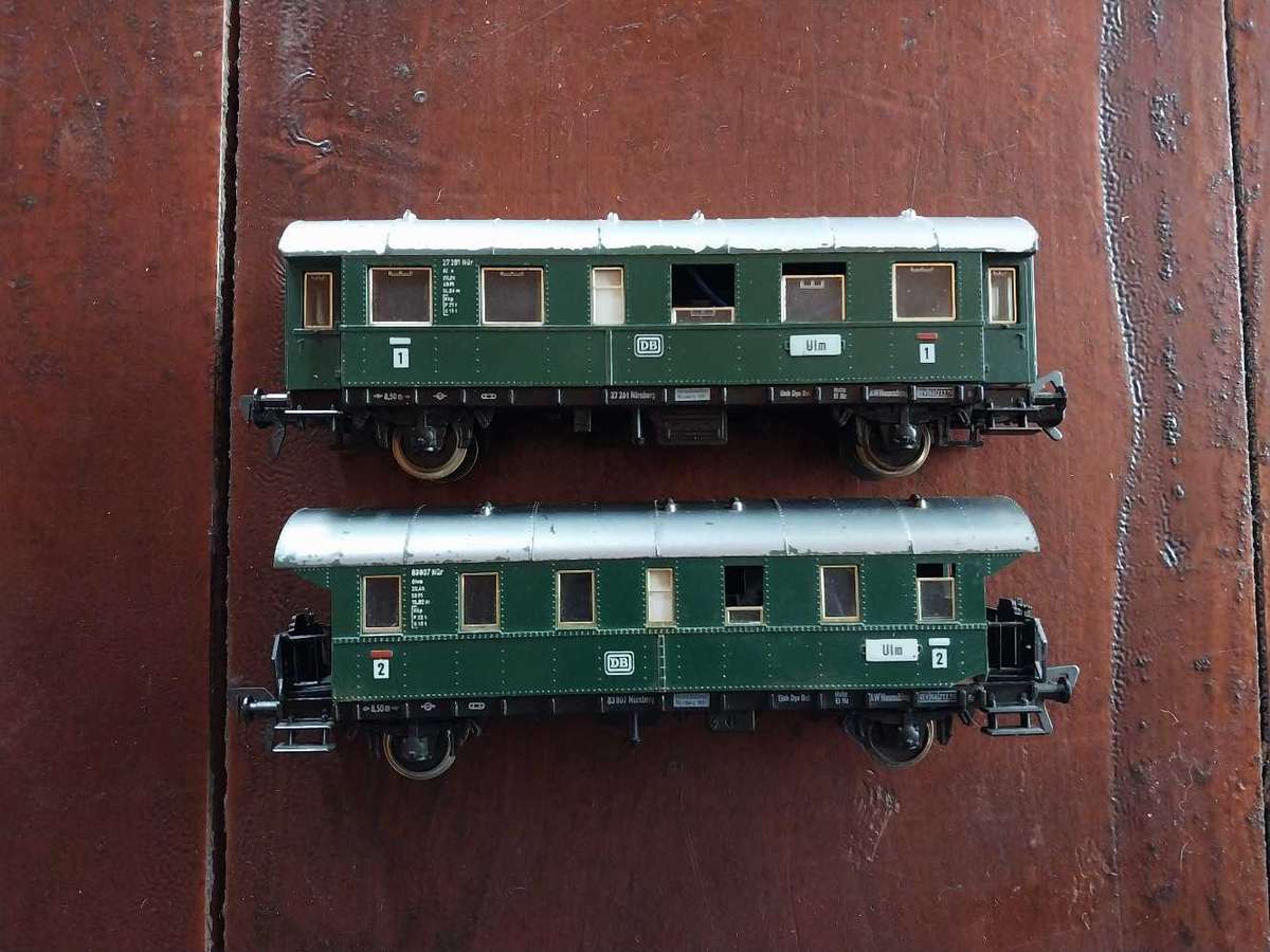 Fleischmann short passenger coaches 2