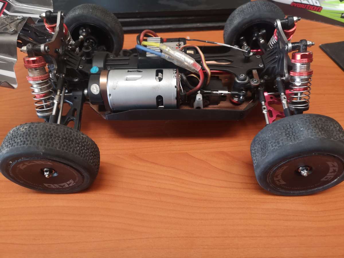 Rc car wltoys 144001