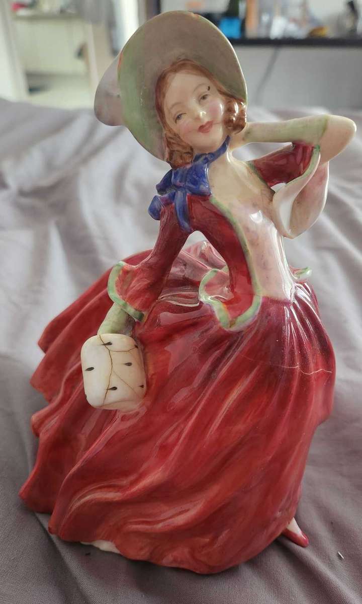 Rare and highly collectable porcelain figurines - please read