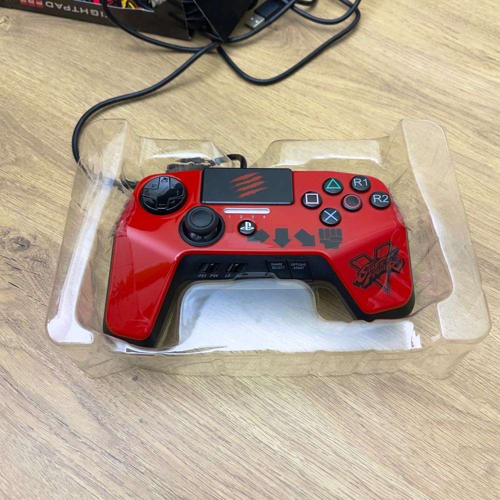 PS4 PS3 Madcatz Street Fighter Controller