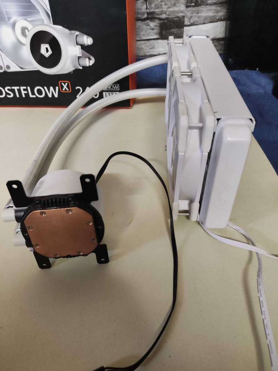 ID-Cooling Frost Flow 240mm AIO CPU Watercooler**Boxed**Intel and AMD Bracket included