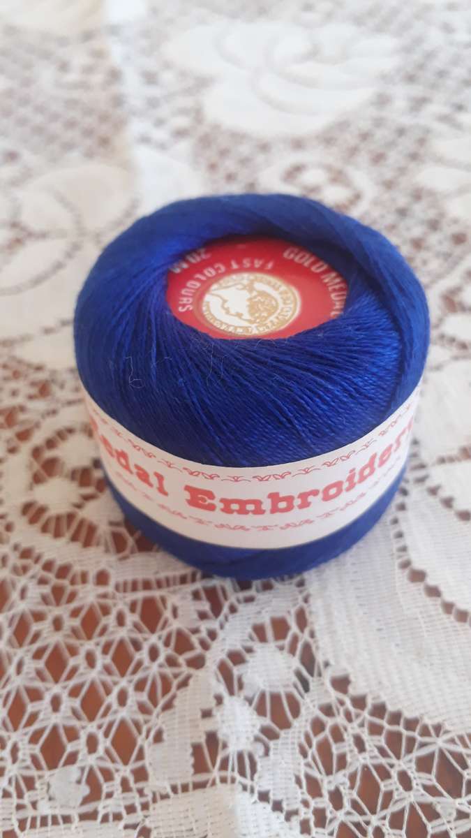 GOLD MEDAL EMBROIDERY THREAD 20M FAST COLOUR - ROYAL BLUE