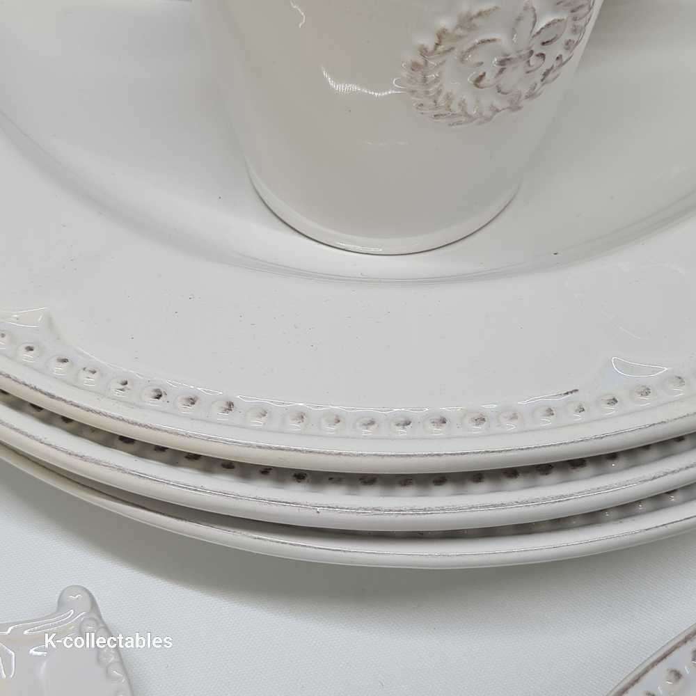 25 pcs ceramic/porcelain table set. Hand made. Biggie best.