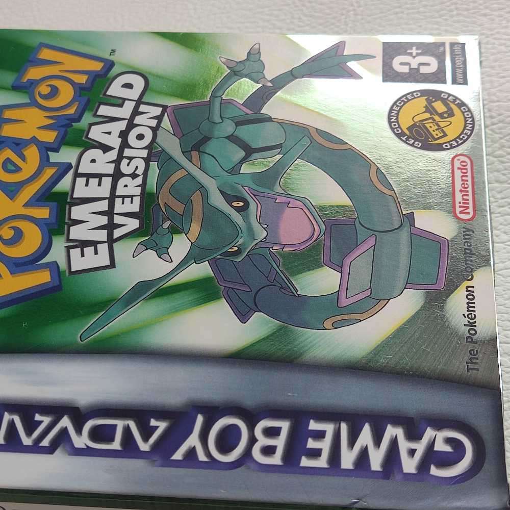 Pokémon Emerald Version Nintendo Gameboy Gba