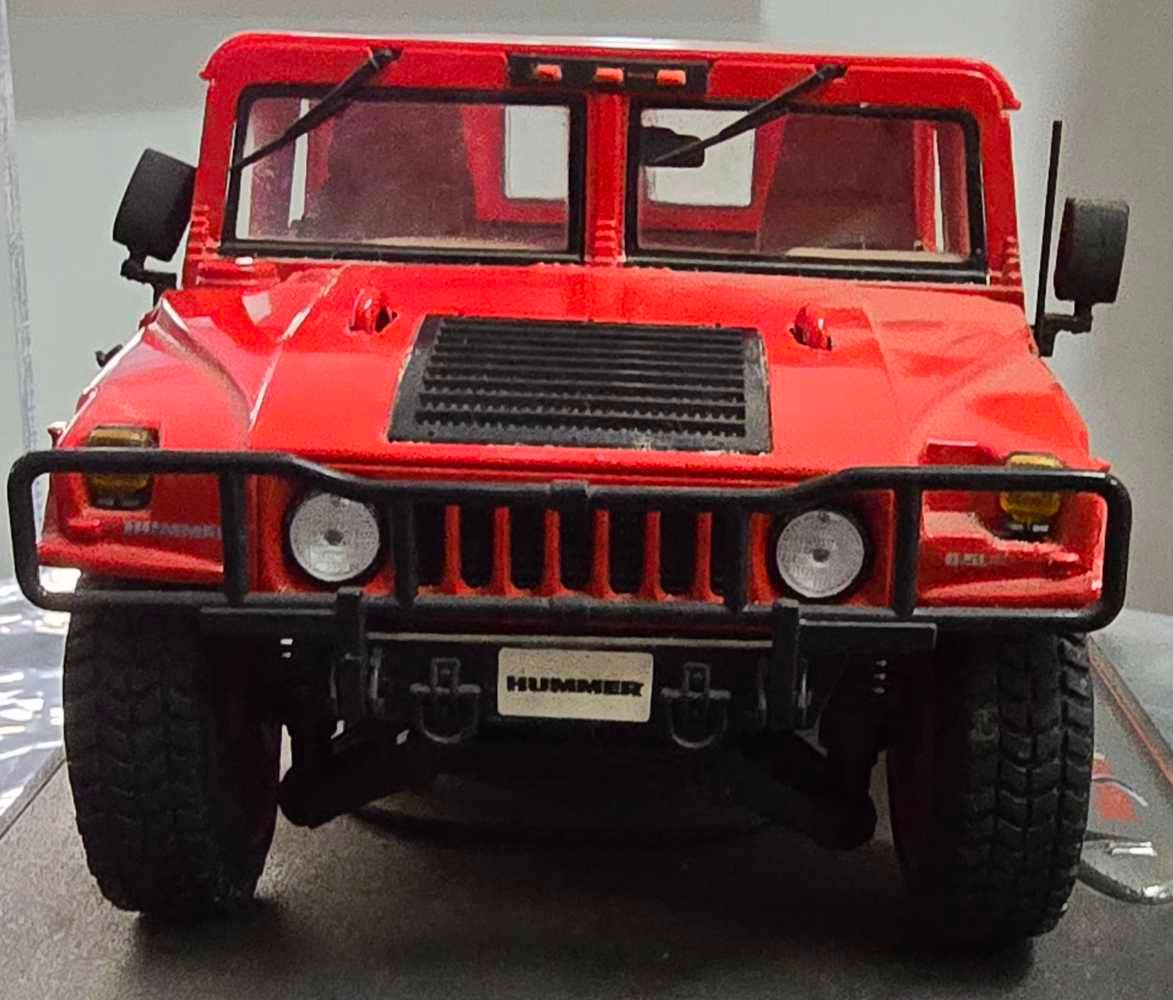 Highly collectable 1:18 Hummer Stationwagon
