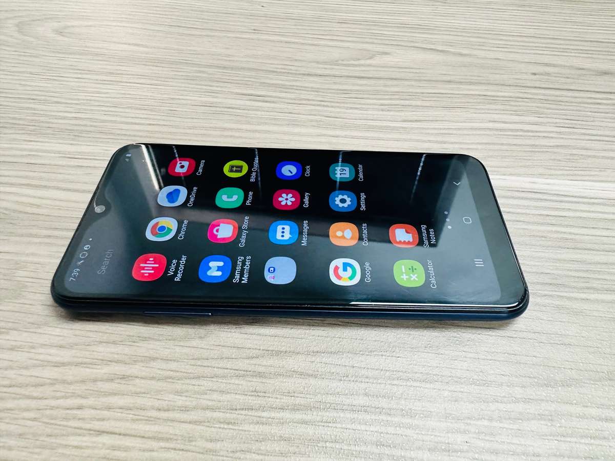 Samsung Galaxy A01 16GB Single Sim - Blue - GREAT