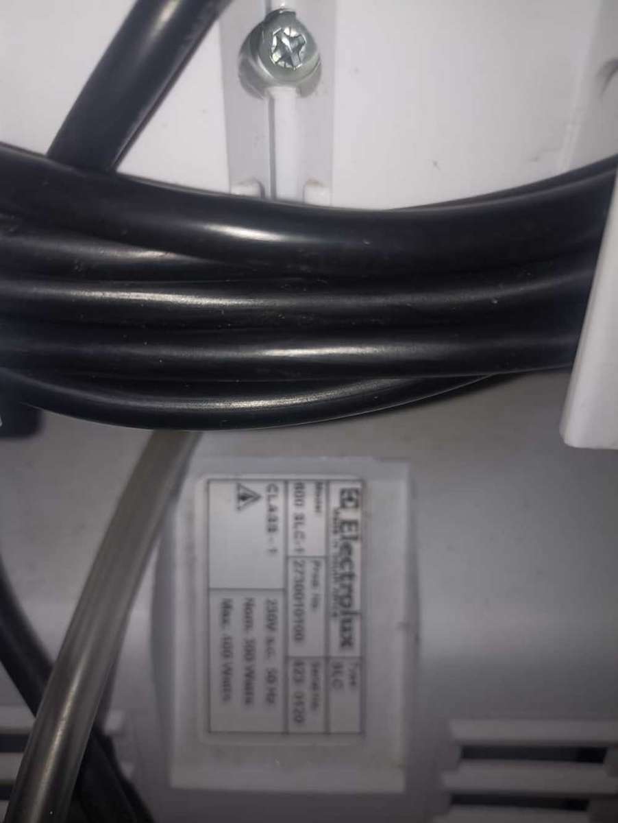 ELECTROLUX 6 in 1 carpet shampooer