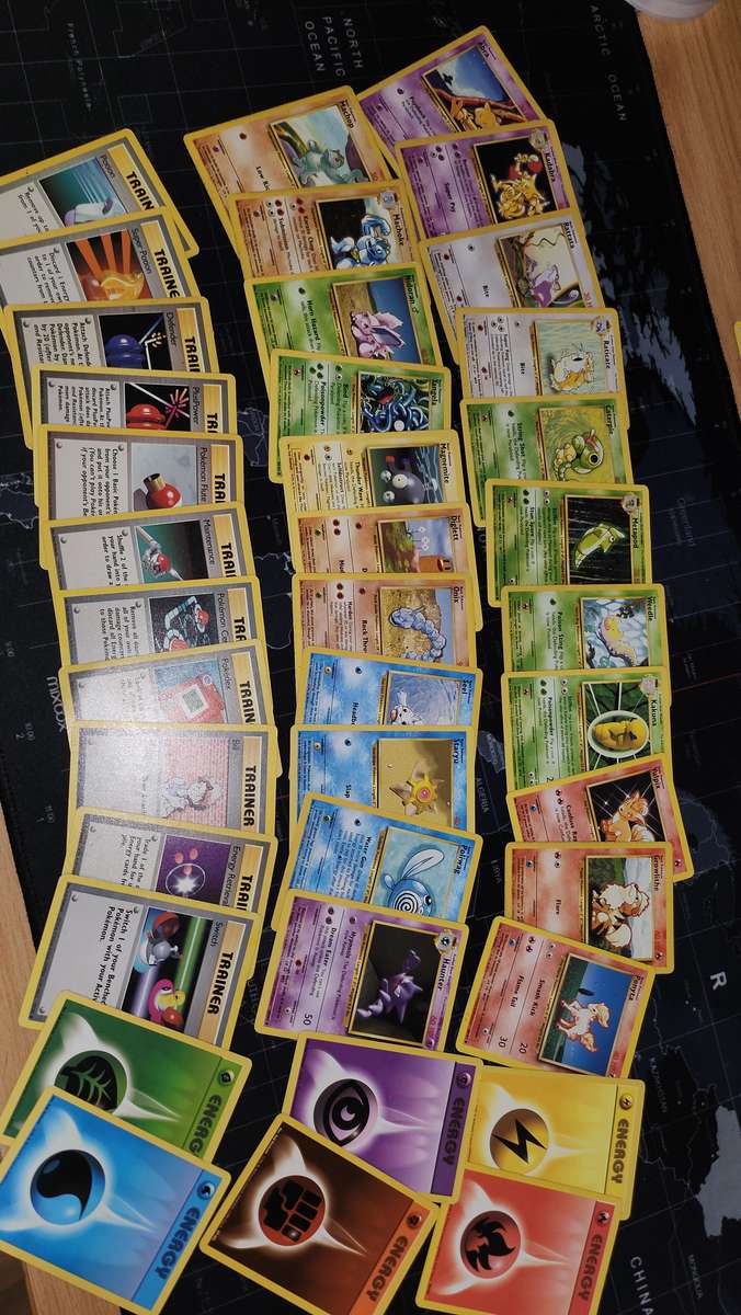 1999 Vintage Pokemon Cards: BASE SET x 39 Cards