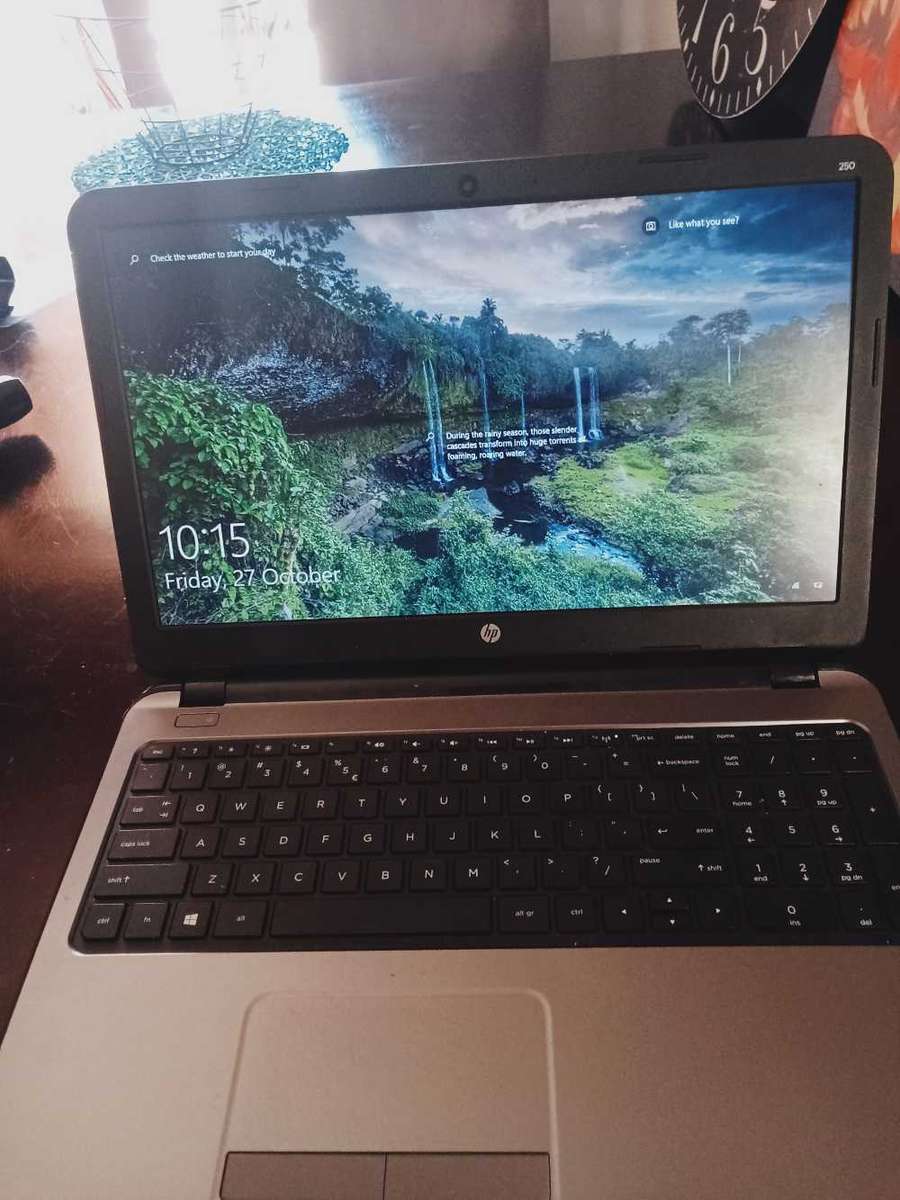 17` 250 HP Laptop with a bag