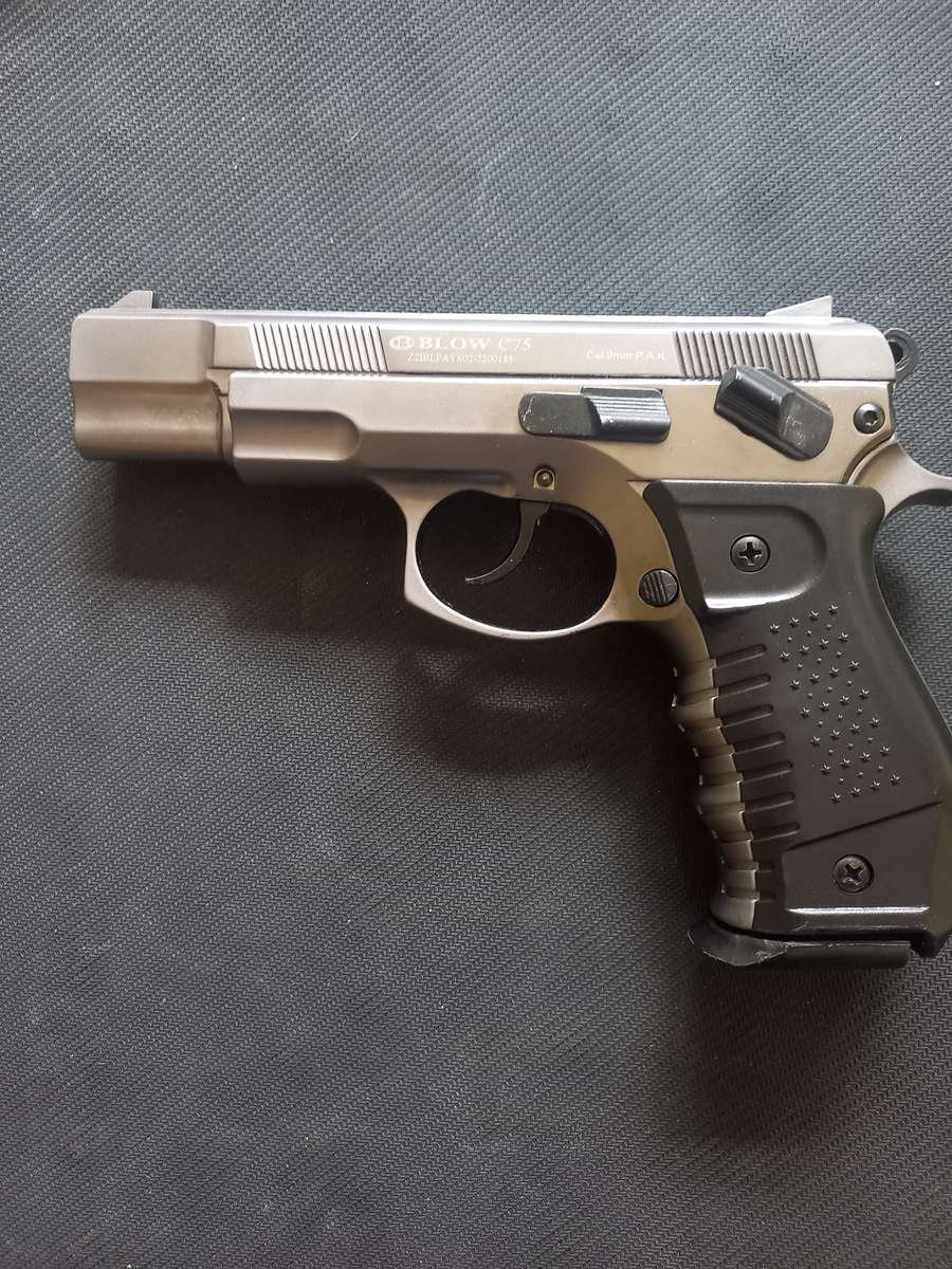 Blank/Prop gun CZ75 replica