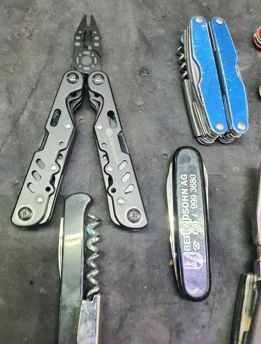 Assorted multitools,pockets knifes