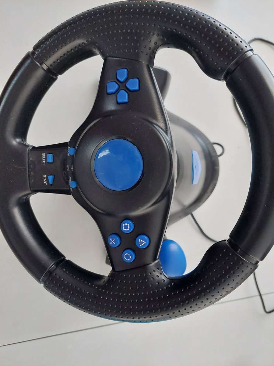 Playstation 4 console + Extras