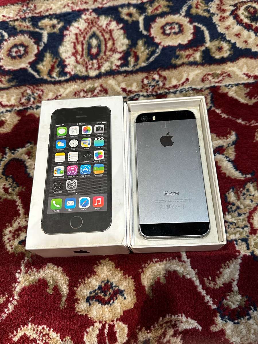 Collectors item iPhone 5s with original box
