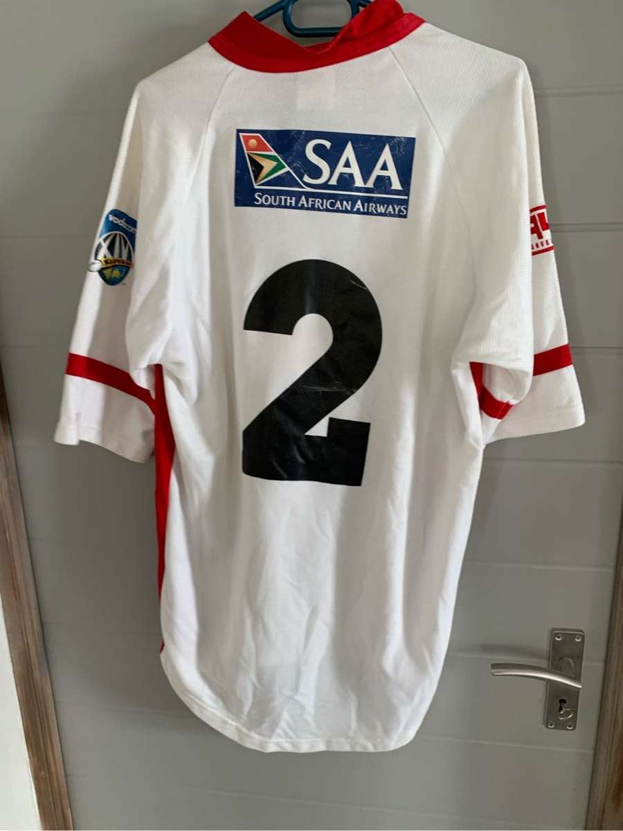 Lukas van Biljon cats rugby jersey