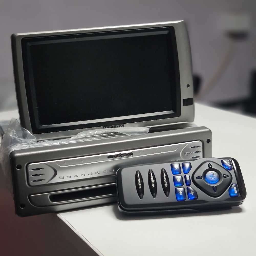AUDIOVOXMM5050/18 Radio and Car Navigation system