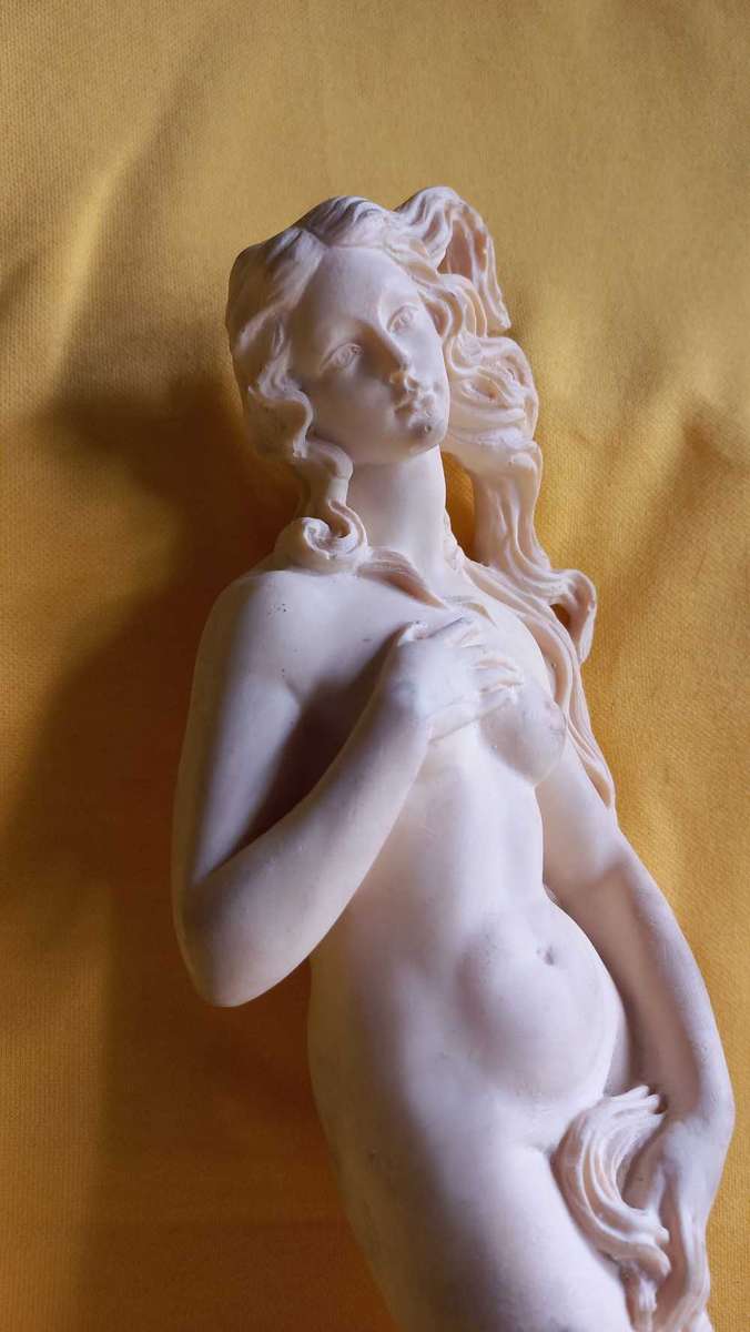 Vintage Birth of Venus statue/figurine