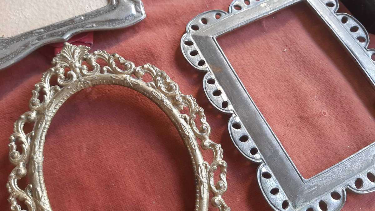 Job lot of small vintage frames 15-20cm