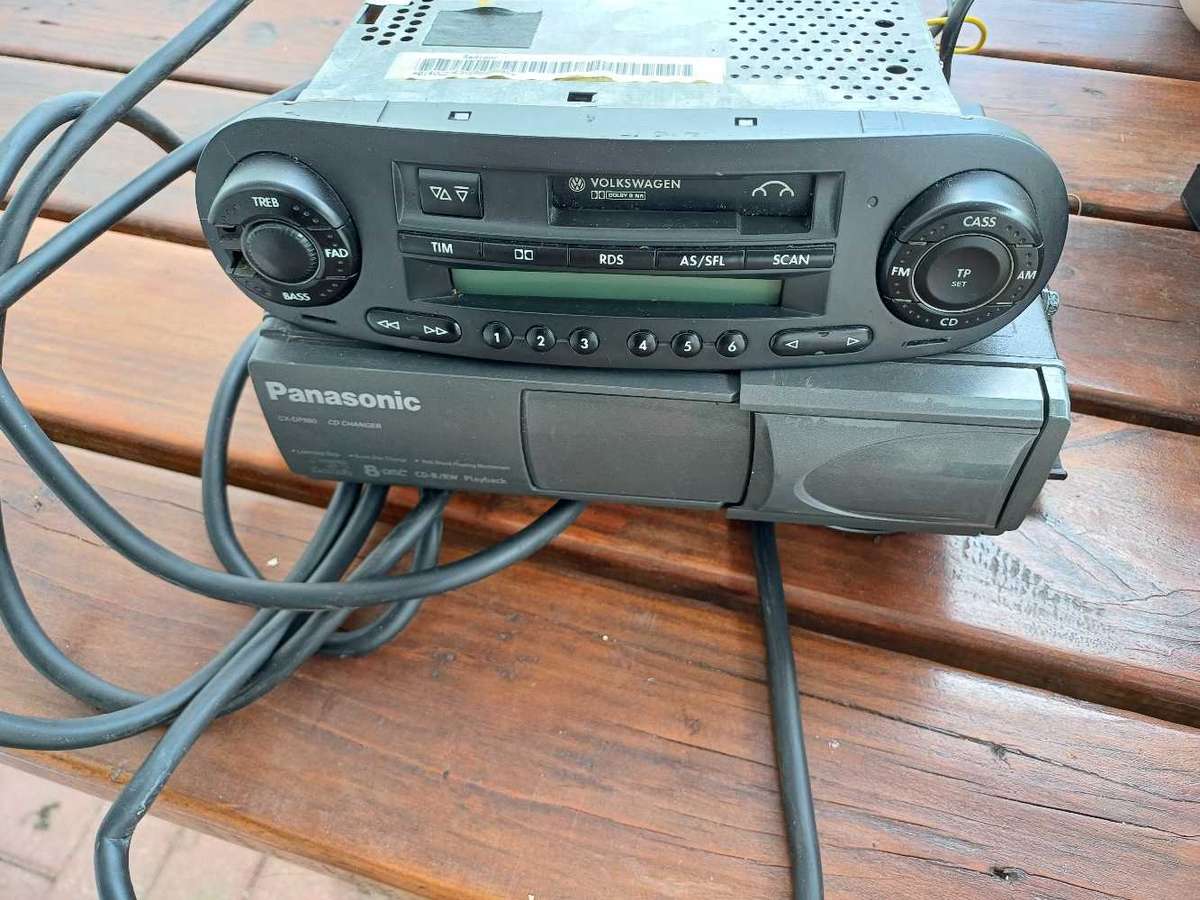 VW Beetle original radio and cd shuttle