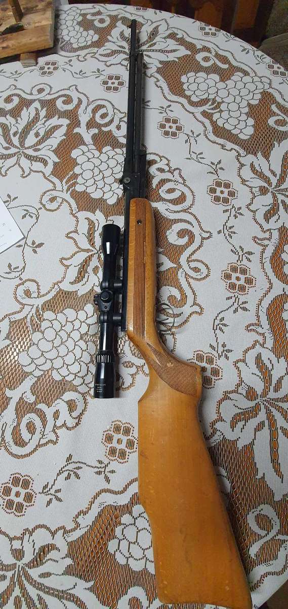 Immaculate Vintage Telly/Jelly airgun, 100% Working condition + Rifle bag worth R500 !!