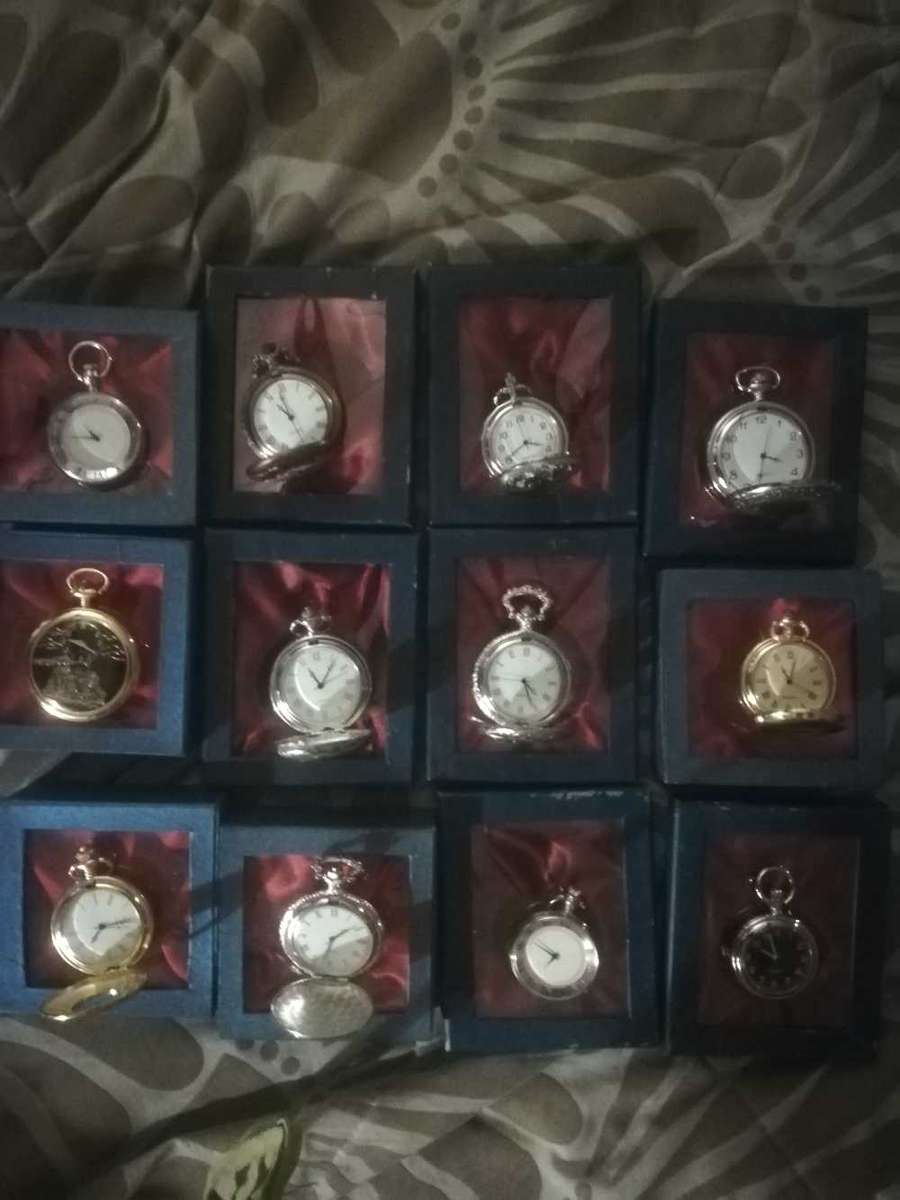 12 pocket watches sold together