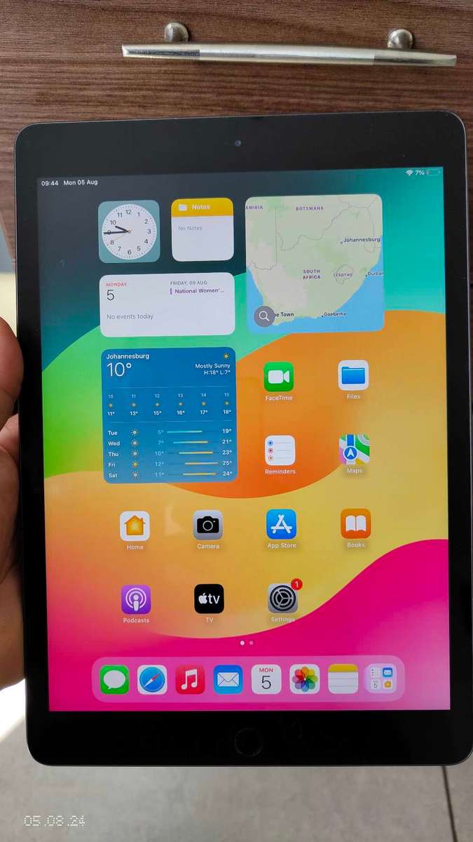 Apple iPad 10.2' (2019)7th gen 32GB space grey WIFI ONLY (pre owned)