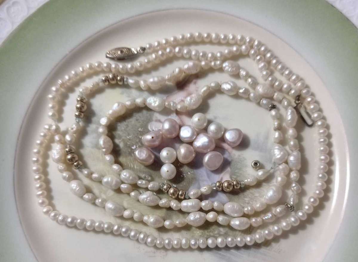 Lovely Freshwater Pearls Lot for Repairs or Jewelry Making