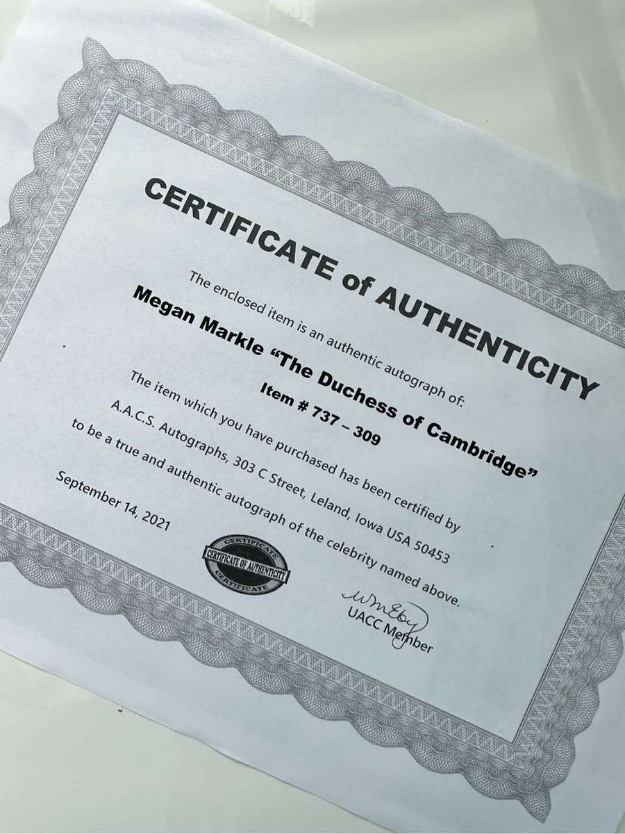 AUTHENTIC AUTOGRAPH BY MEGHAN MARKLE - DUCCHESS OF SUSSEX - WITH COA - INSANELY RARE