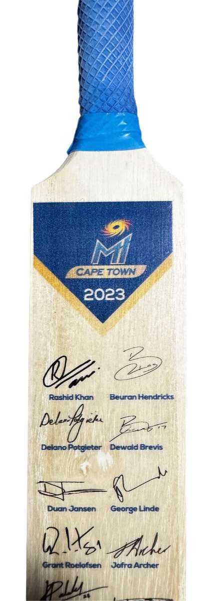 Cricket Bat Mini with Signature Sticker